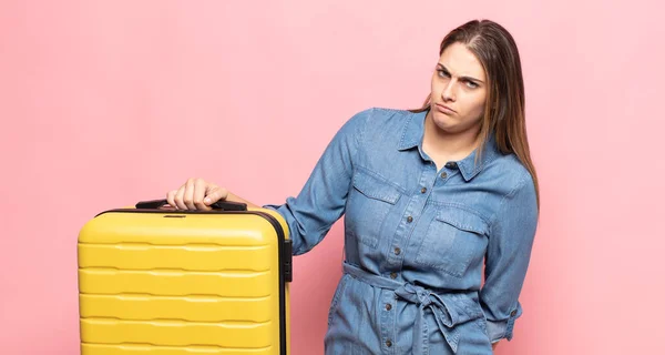 Junge Blonde Frau Die Sich Traurig Verärgert Oder Wütend Fühlt — Stockfoto