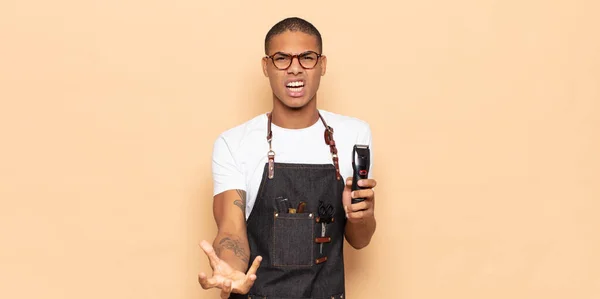 Joven Negro Buscando Enojado Molesto Frustrado Gritando Wtf Que Está —  Fotos de Stock