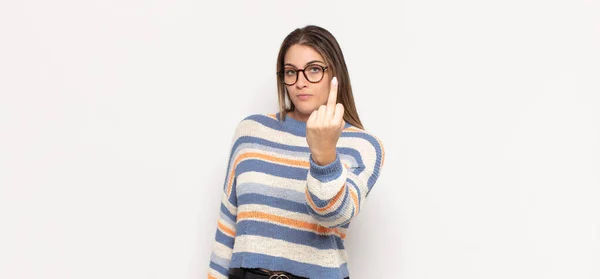 Giovane Donna Bionda Che Sente Arrabbiata Infastidita Ribelle Aggressiva Ribaltando — Foto Stock