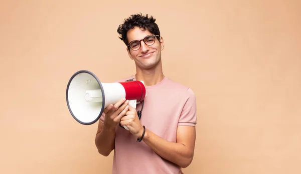 Jonge Man Met Een Megafoon — Stockfoto