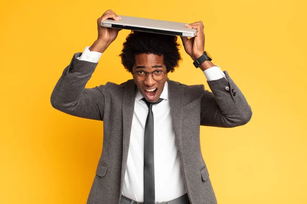 Young Black Businessman Laptop — Stock Photo, Image