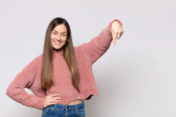 Expresión Mujer Preety Concepto Con Espacio Copia —  Fotos de Stock