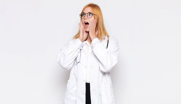 Pretty Woman Feeling Happy Excited Surprised Looking Side Both Hands — Stock Photo, Image