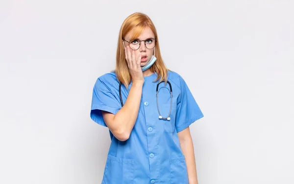 Mooie Vrouw Die Zich Verveeld Gefrustreerd Slaperig Voelt Een Vermoeiende — Stockfoto