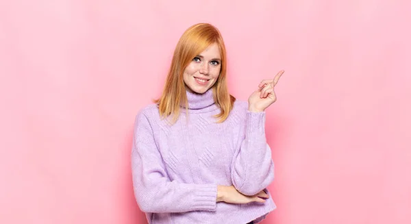 Red Head Pretty Woman Smiling Happily Looking Sideways Wondering Thinking — Stock Photo, Image