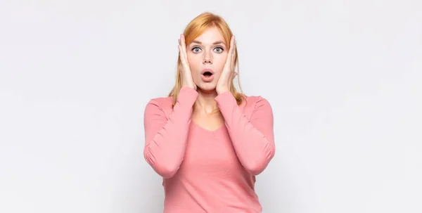 Red Head Pretty Woman Looking Unpleasantly Shocked Scared Worried Mouth — Stock Photo, Image