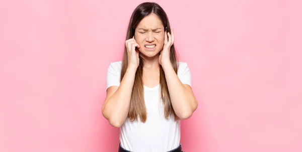 Junge Hübsche Frau Die Wütend Gestresst Und Genervt Aussieht Und — Stockfoto