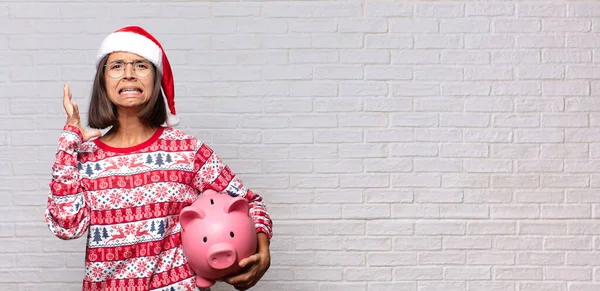 Mujer Bonita Con Sombrero Santa Concepto Navidad —  Fotos de Stock