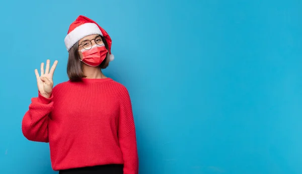 Mooie Vrouw Met Kerstmuts Kerstconcept — Stockfoto