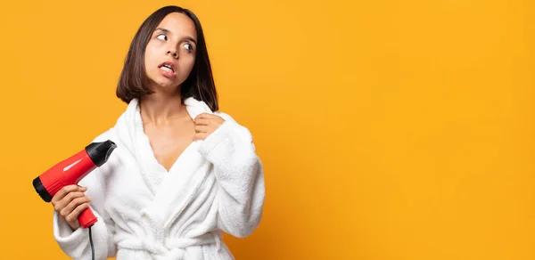 Sentindo Estressado Ansioso Cansado Frustrado Puxando Pescoço Camisa Parecendo Frustrado — Fotografia de Stock