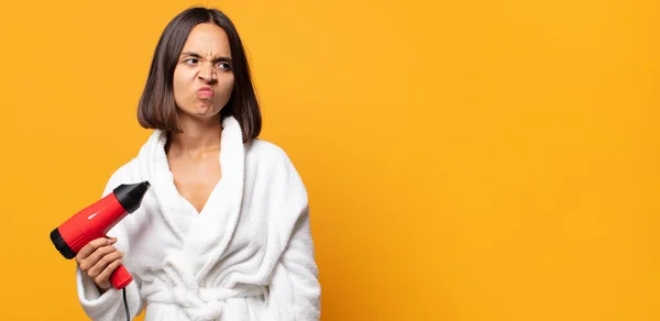 Sentir Triste Chateado Zangado Olhar Para Lado Com Uma Atitude — Fotografia de Stock