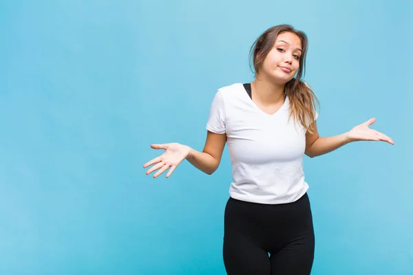 Junge Hispanische Frau Fühlt Sich Verwirrt Und Verwirrt Unsicher Über — Stockfoto