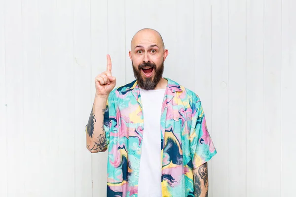 Homem Careca Sentindo Como Gênio Feliz Animado Depois Perceber Uma — Fotografia de Stock