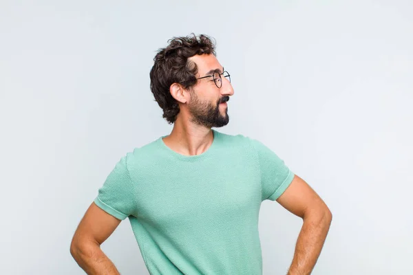 Joven Barbudo Que Parece Feliz Alegre Confiado Sonriendo Orgullosamente Mirando — Foto de Stock