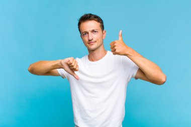 Genç yakışıklı, kafası karışmış, bilgisiz ve kararsız hissediyor. İyi ve kötü seçenekleri farklı seçeneklerle tartıyor.