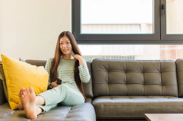 Ung Asiatisk Kvinna Känna Sig Stressad Orolig Trött Och Frustrerad — Stockfoto