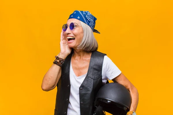 Middle Age Woman Feeling Happy Excited Surprised Looking Side Both — Stock Photo, Image