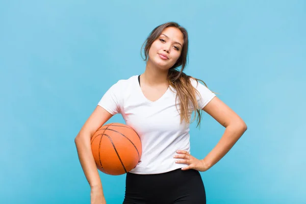 Vrij Latino Vrouw Sport Concept — Stockfoto