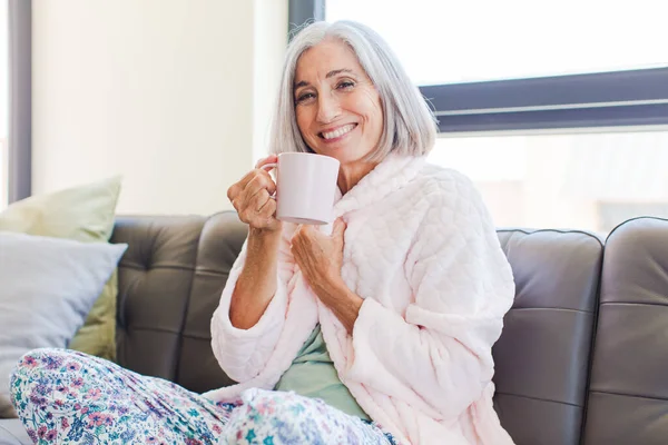 Frau Mittleren Alters Hause — Stockfoto