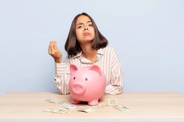 Mujer Hispana Haciendo Capice Gesto Dinero Diciéndote Que Pagues Tus — Foto de Stock