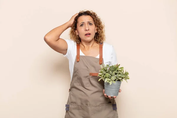 Hispanique Femme Âge Moyen Sentant Stressée Inquiète Anxieuse Effrayée Les — Photo