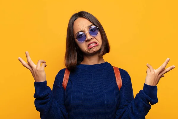 Hispanic Woman Shrugging Dumb Crazy Confused Puzzled Expression Feeling Annoyed — ストック写真