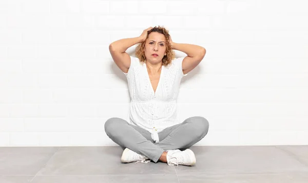 Frau Mittleren Alters Fühlt Sich Frustriert Und Genervt Hat Genug — Stockfoto