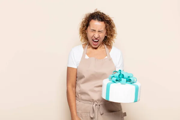 Hispanische Frau Mittleren Alters Schreit Aggressiv Sieht Sehr Wütend Frustriert — Stockfoto