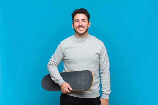 Jeune Homme Avec Une Planche Roulettes — Photo