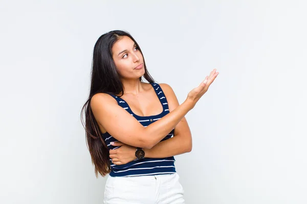 Junge Frau Fühlt Sich Verwirrt Und Ahnungslos Fragt Sich Über — Stockfoto