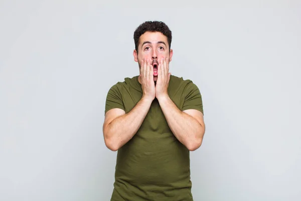 Young Man Feeling Shocked Scared Looking Terrified Open Mouth Hands — Stock Photo, Image