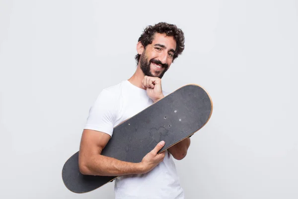 Joven Sonriendo Disfrutando Vida Sintiéndose Feliz Amistoso Satisfecho Despreocupado Con — Foto de Stock