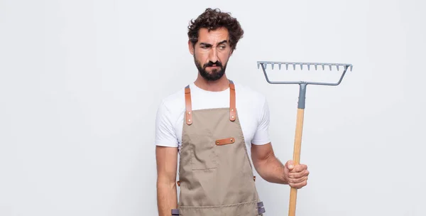 Giovane Che Sente Triste Sconvolto Arrabbiato Guarda Una Parte Con — Foto Stock