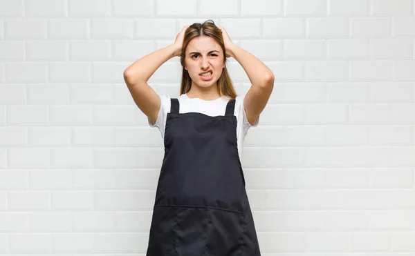 Donna Bionda Sentirsi Frustrato Infastidito Malato Stanco Fallimento Stufo Noioso — Foto Stock