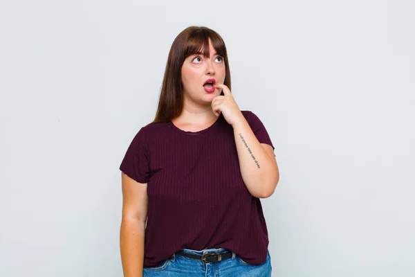 Overweight Woman Surprised Nervous Worried Frightened Look Looking Side Copy — Stock Photo, Image