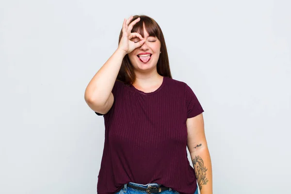 Overweight Woman Smiling Happily Funny Face Joking Looking Peephole Spying — Stock Photo, Image