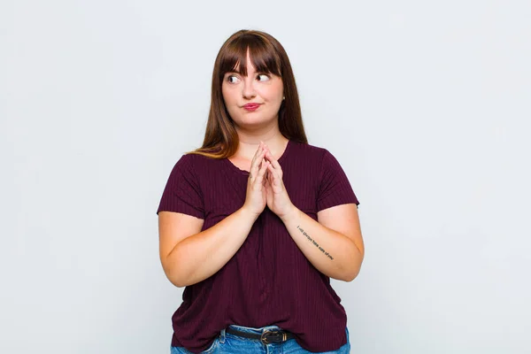 Overweight Woman Feeling Proud Mischievous Arrogant While Scheming Evil Plan — Stock Photo, Image