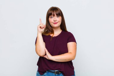 Şişman kadın, harika bir fikri fark edip 