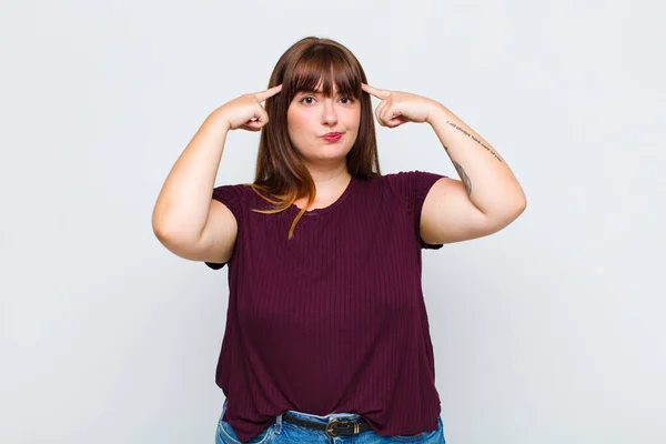 Overweight Woman Serious Concentrated Look Brainstorming Thinking Challenging Problem — Stock Photo, Image