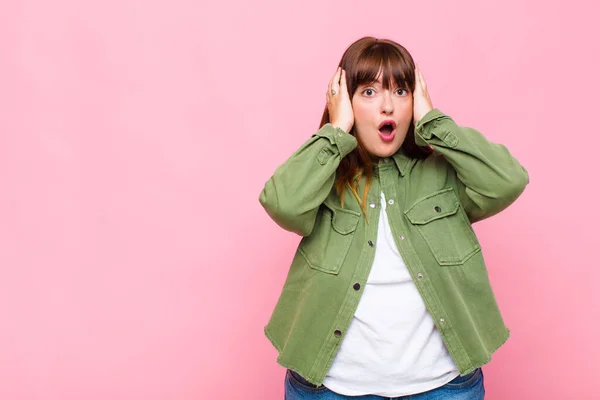 Overweight Woman Looking Unpleasantly Shocked Scared Worried Mouth Wide Open — Stock Photo, Image