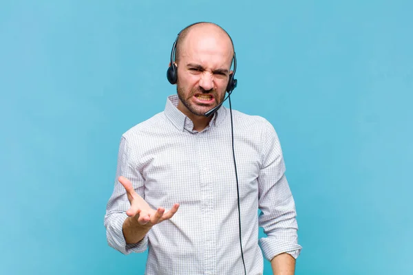 Careca Olhando Com Raiva Irritado Frustrado Gritando Wtf Que Está — Fotografia de Stock