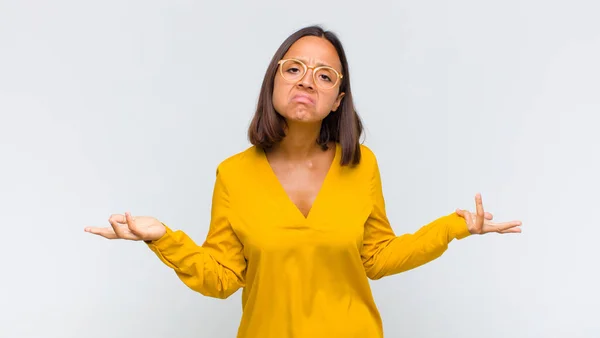 Latin Woman Feeling Clueless Confused Having Idea Absolutely Puzzled Dumb — Stockfoto