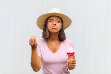 Genç İspanyol kadın kapiş ya da para hareketi yapıyor, sana borçlarını ödemeni söylüyor.!