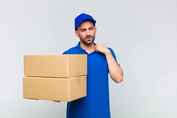 Giovane Uomo Calvo Sentirsi Stressato Ansioso Stanco Frustrato Tirando Collo — Foto Stock