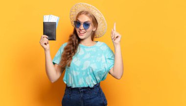 Bir fikri fark ettikten sonra mutlu ve heyecanlı bir dahi gibi hissetmek, neşeli bir şekilde parmak kaldırmak, eureka!