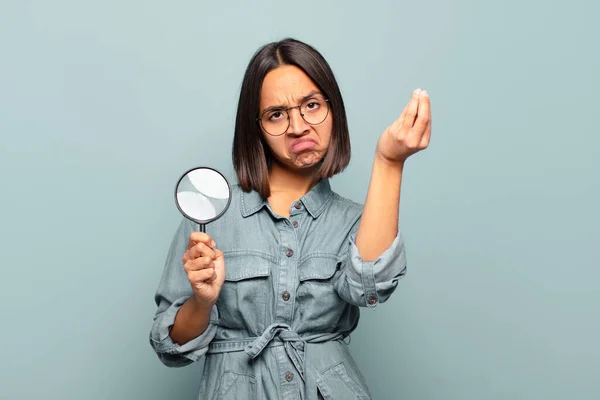 Junge Hispanische Frau Macht Capice Oder Geld Geste Und Sagt — Stockfoto