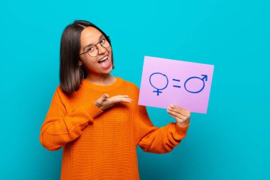 Genç Latin kadın eşitliği kavramı