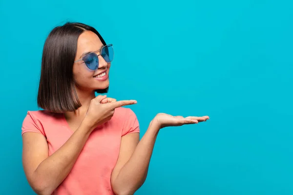 Young Latin Woman Sun Glasses Copy Space — Stock Photo, Image