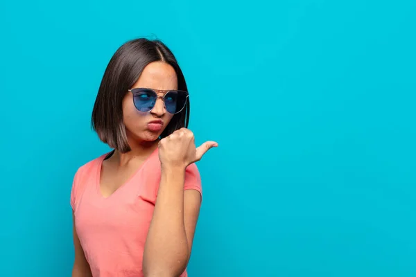 Young Latin Woman Sun Glasses Copy Space — Stock Photo, Image