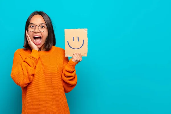 Jovem Latino Mulher Feliz Conceito — Fotografia de Stock